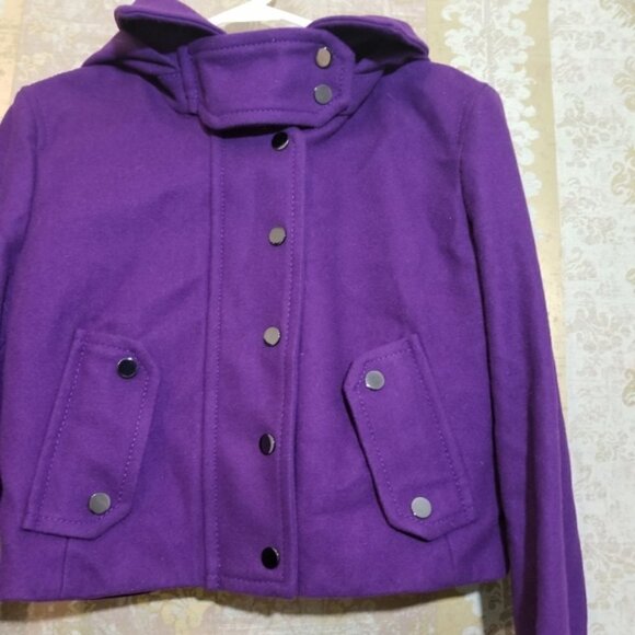 BcbgMaxAzria Woven Short Coat size Medium purple color - Picture 4 of 8